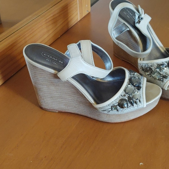 COACH Wedges Size 8 - Picture 2 of 5